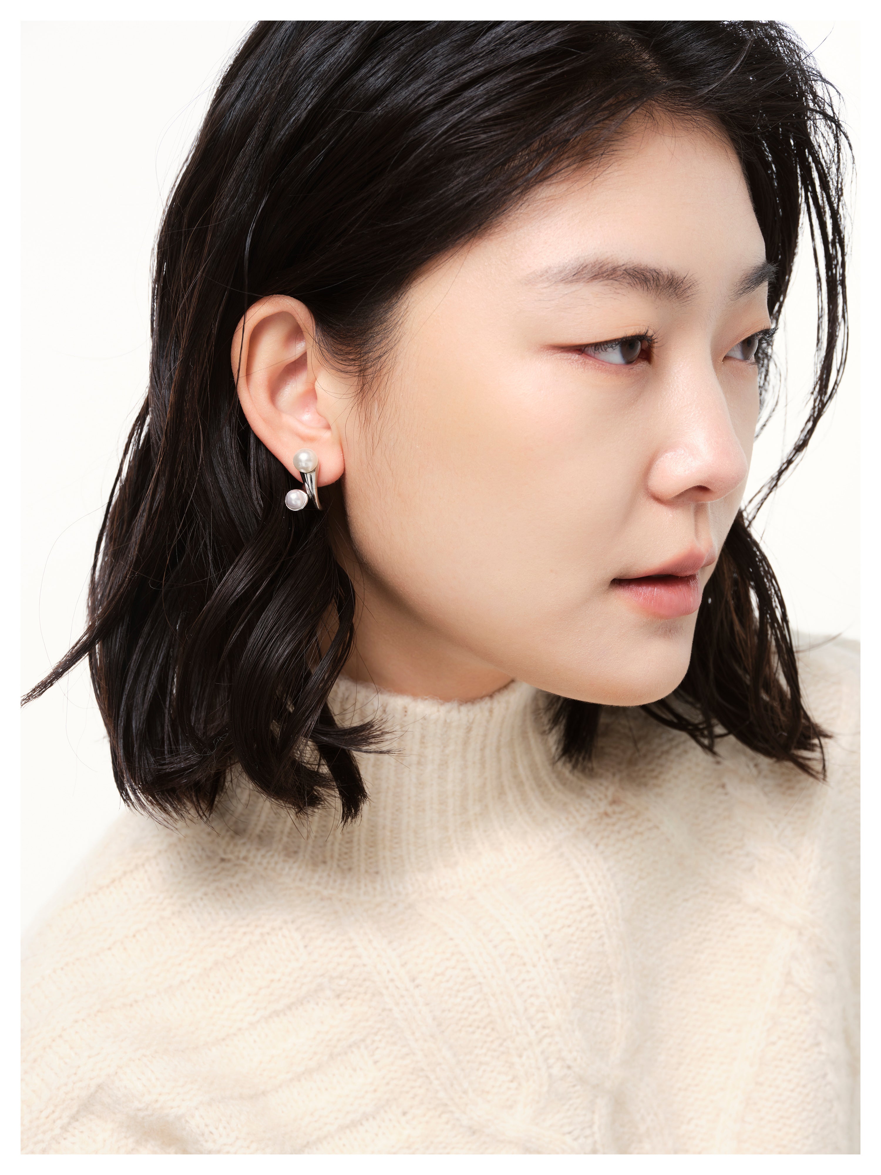 Beast Artificial PearlTooth Earrings (Platinum)