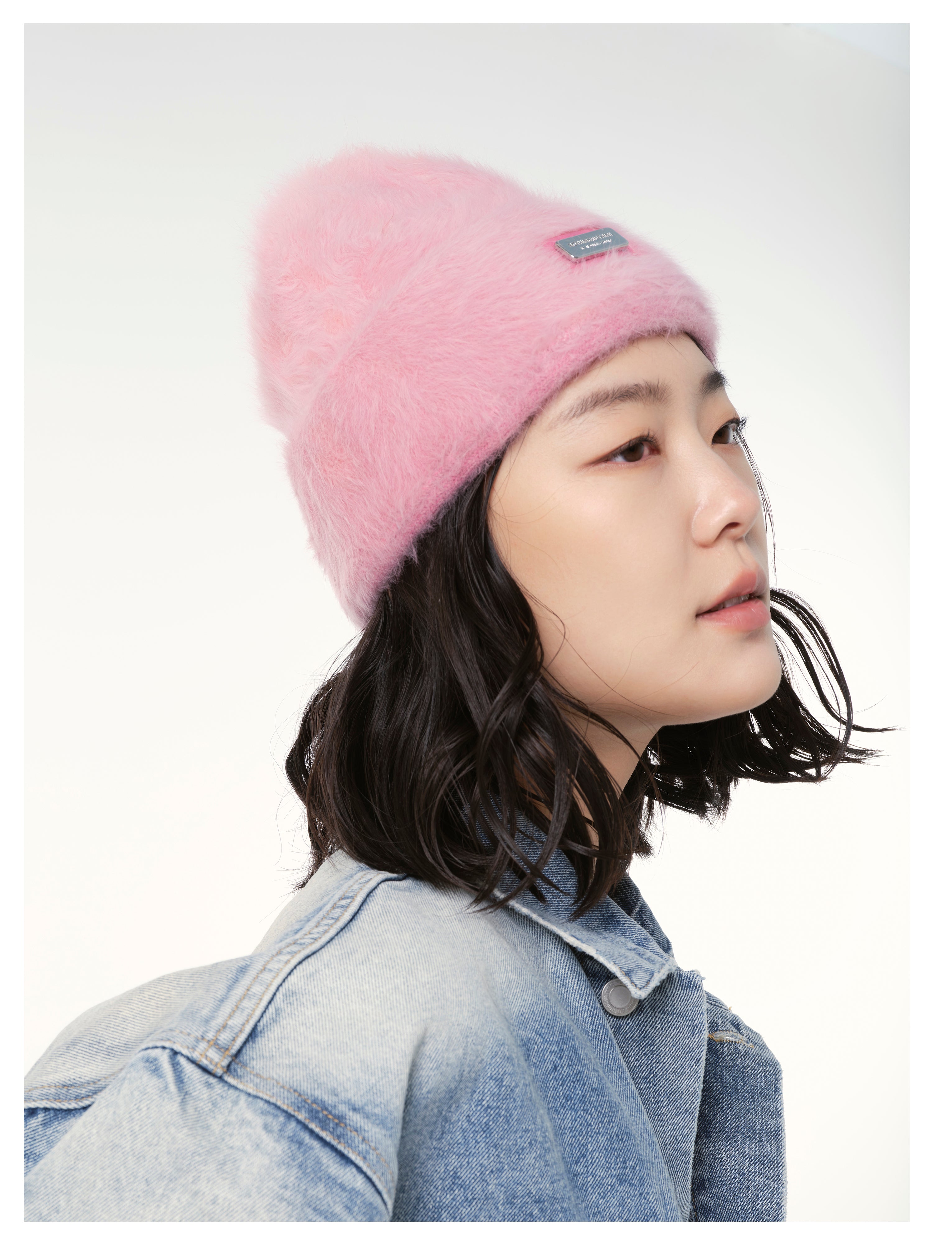 NBM metal badge rabbit fur beanie hat (Pink)