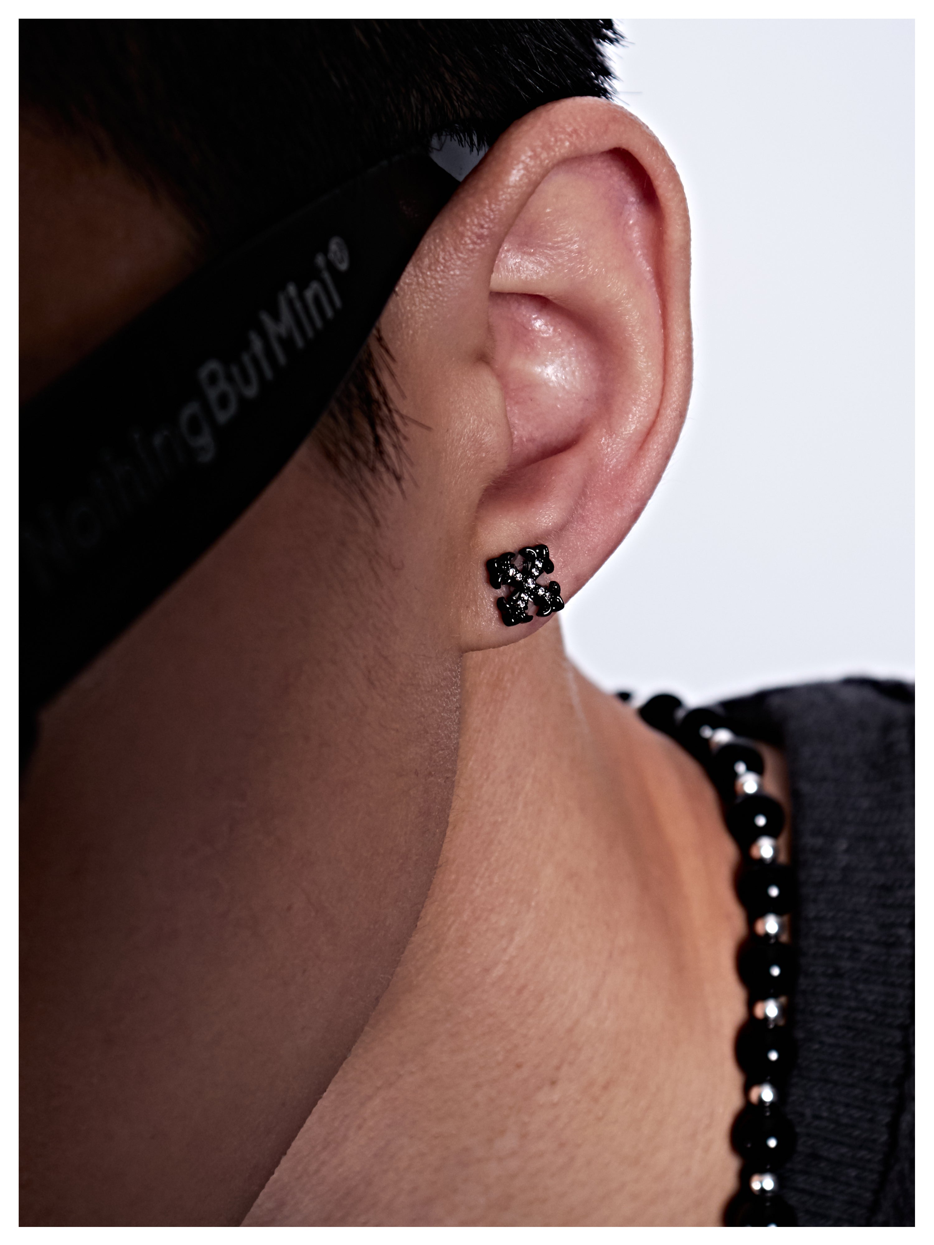 Cross shaped zircon earrings(black）