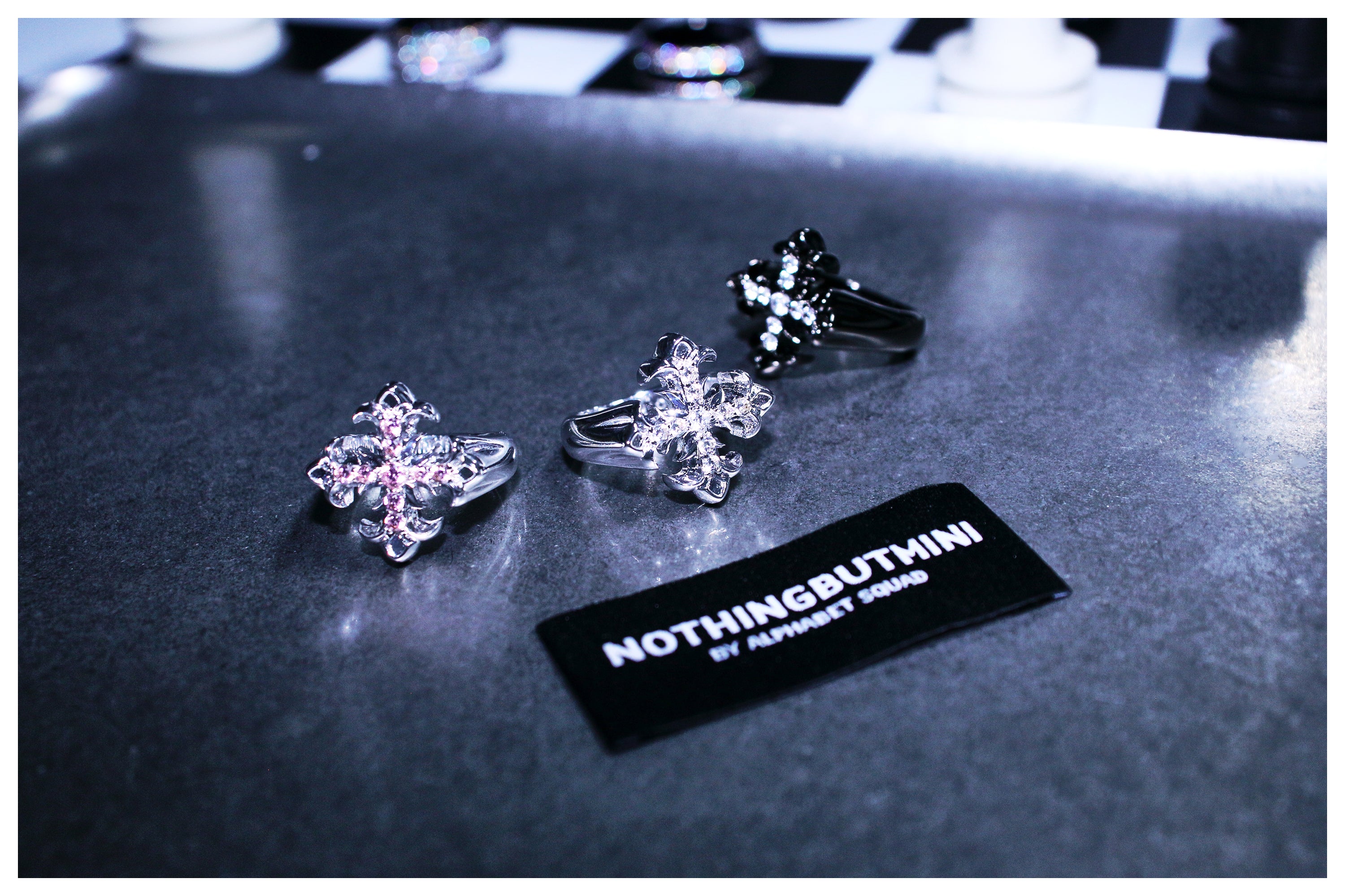 Black & white cross star ring(black）