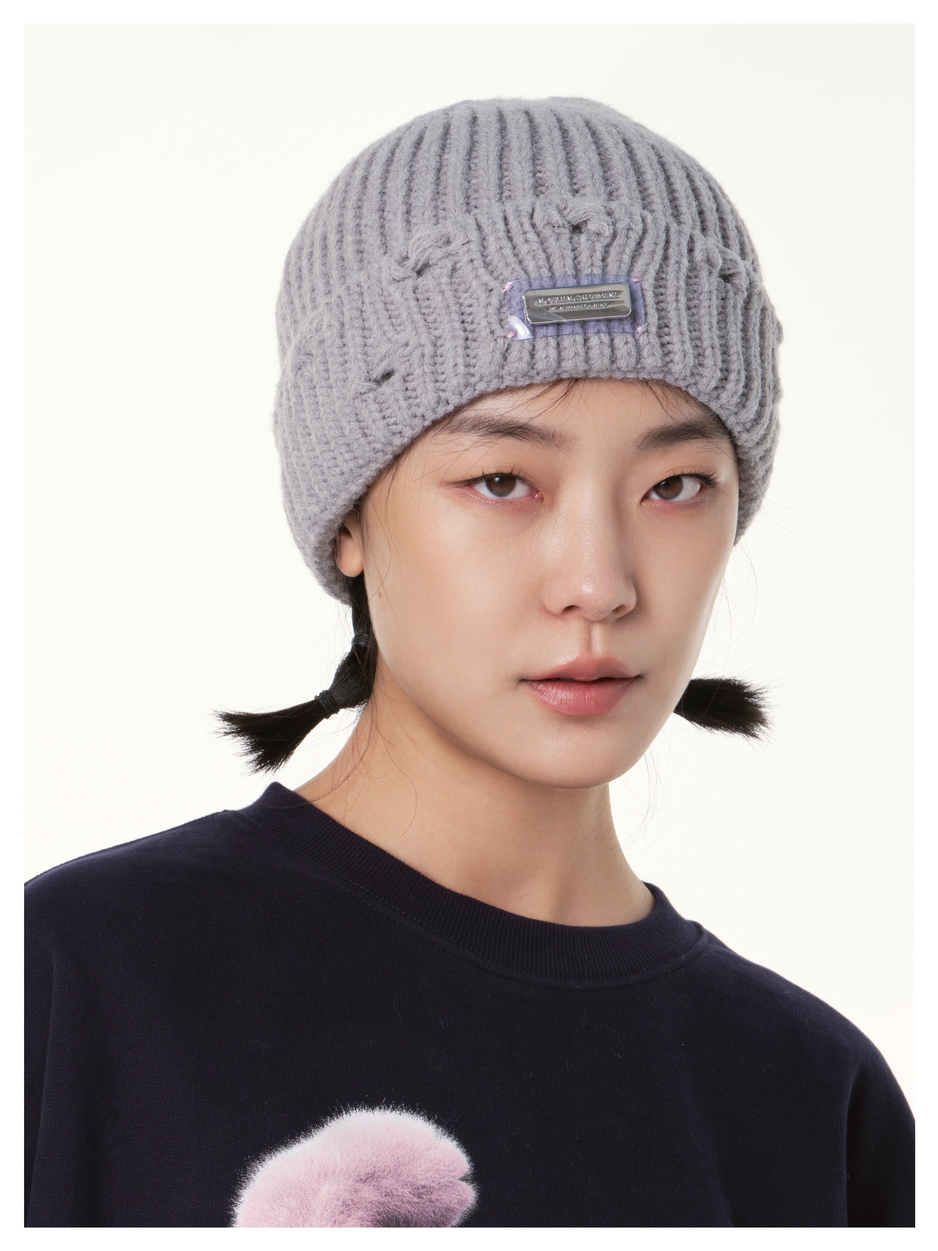 NBM metal badge knitted beanie hat（Gray)