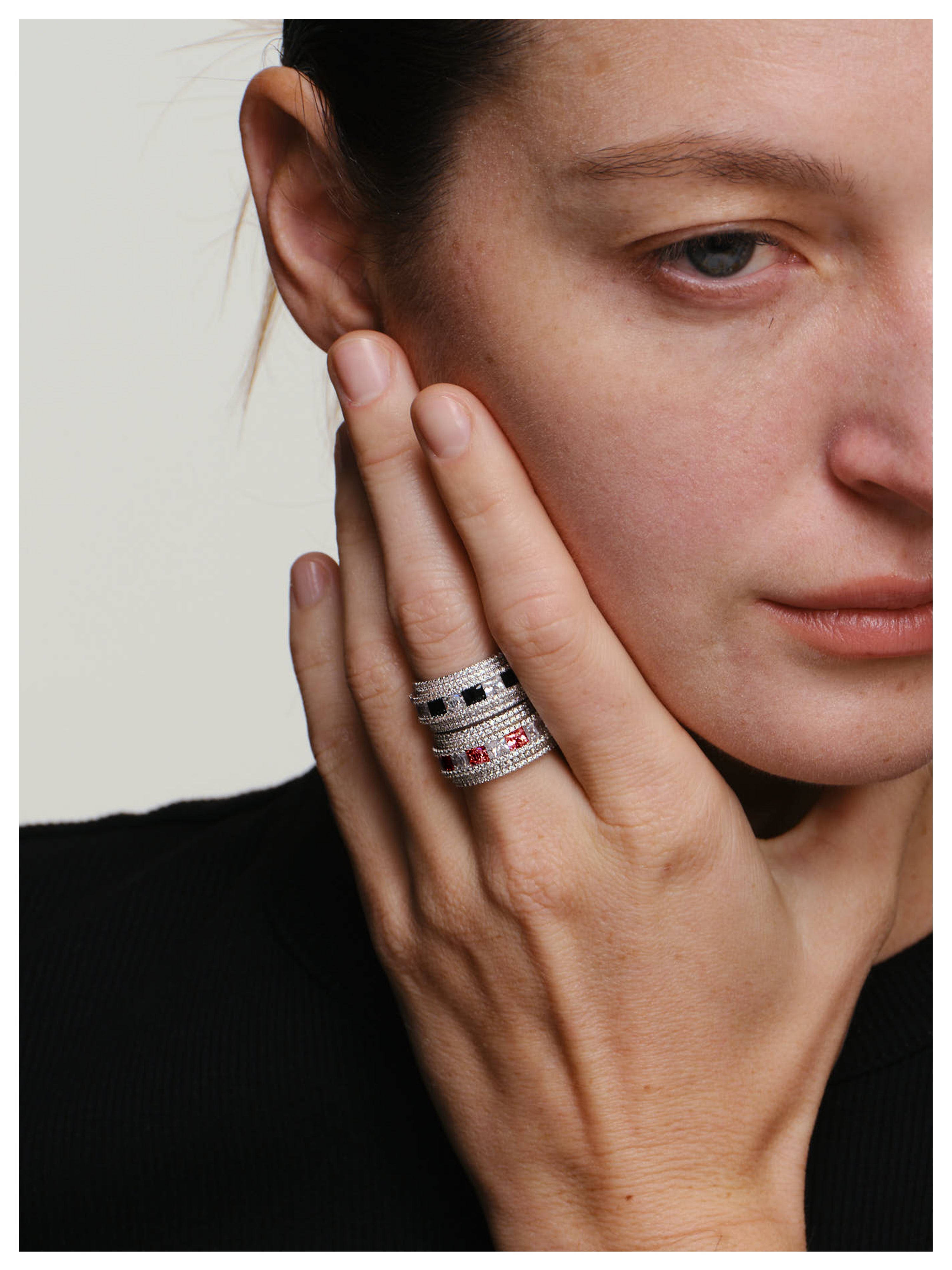 “Black & White”Pave Shine "Star-ring"(red）