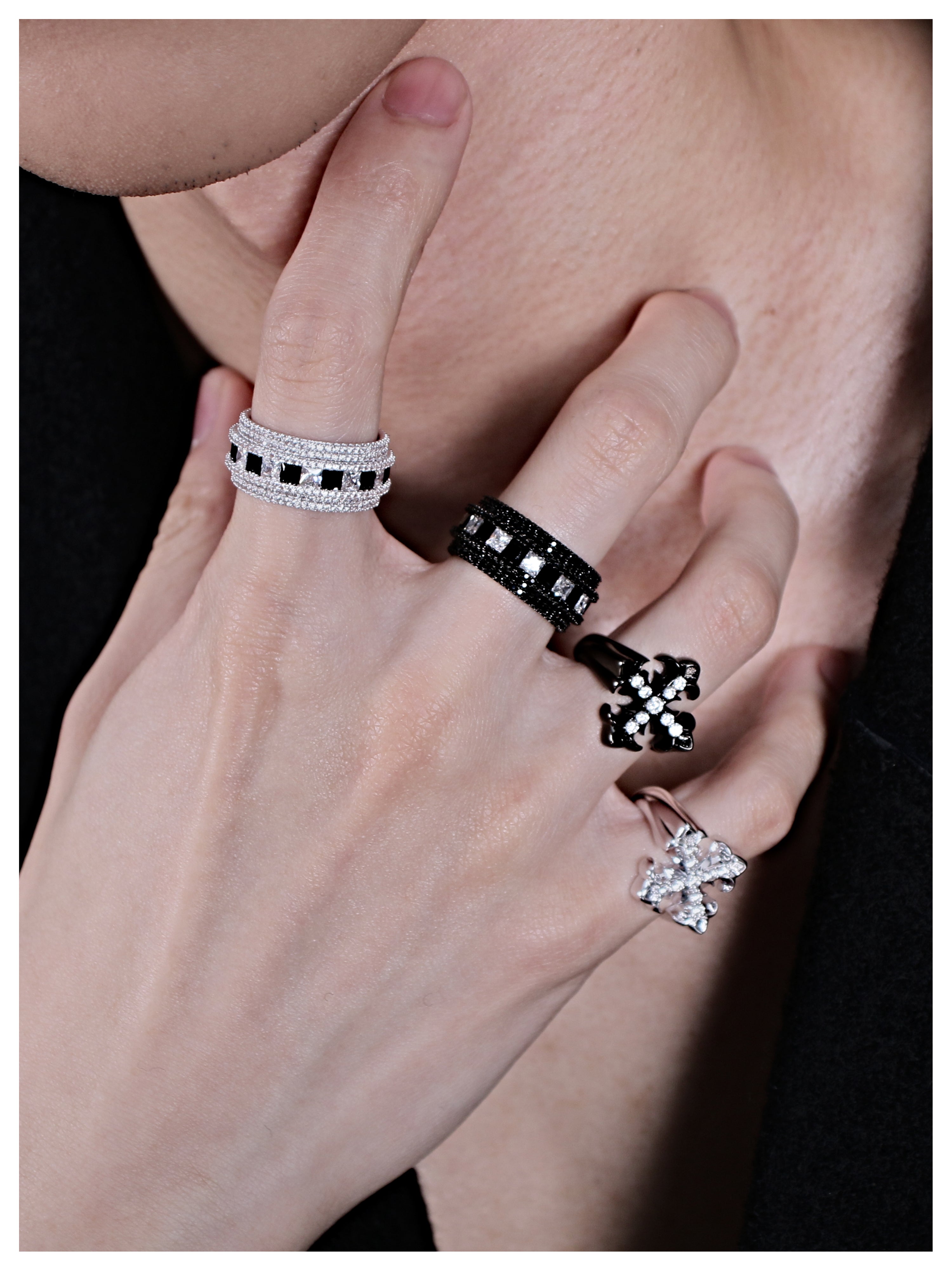“Black & White”Pave Shine "Star-ring"(white）