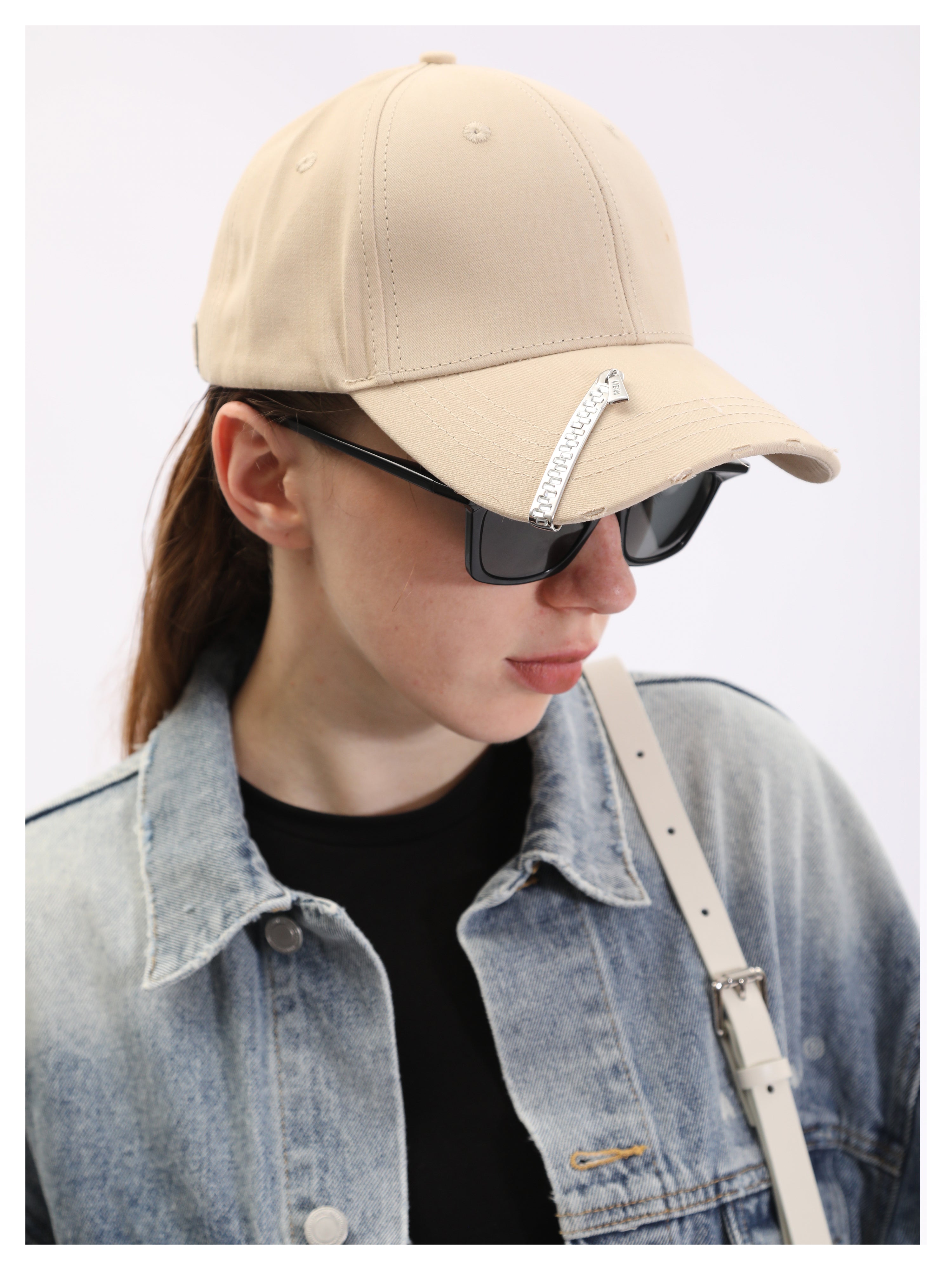 NBM metal brim clip Baseball cap (White)