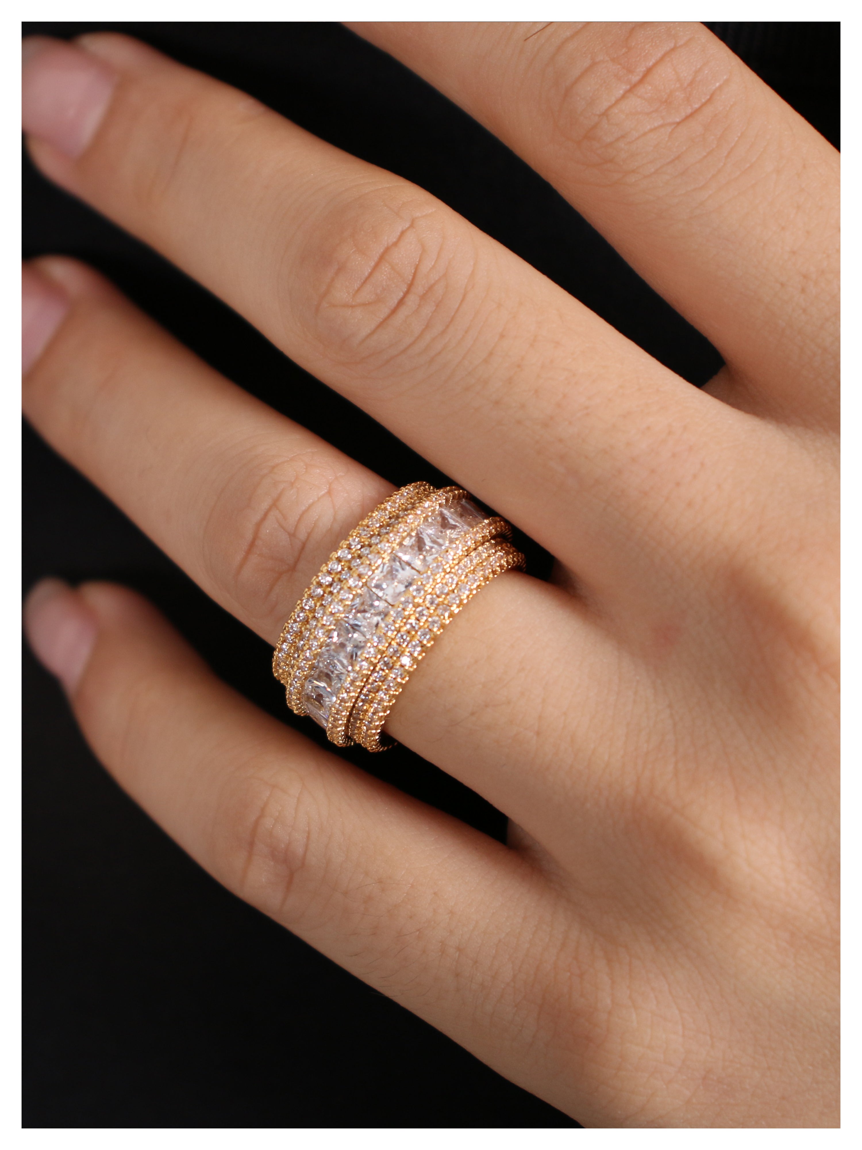 Pave Shine "Star-ring" Crystal Clear（Athens Gold）
