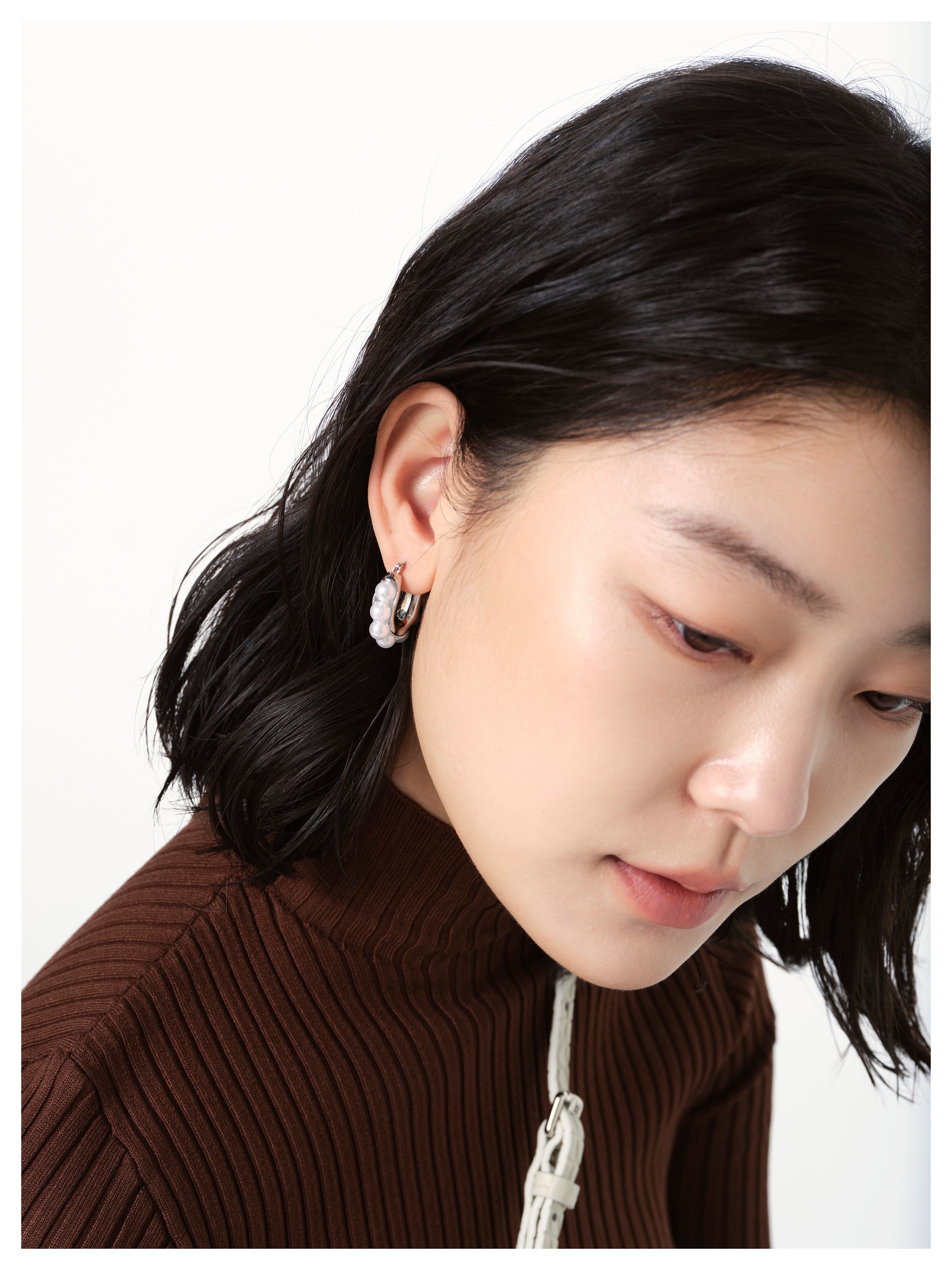 U-shaped Artificial Pearl Earrings (Platinum)